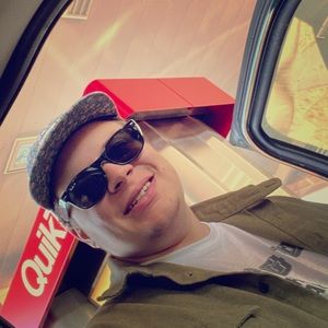 Meet your Posher, Adam